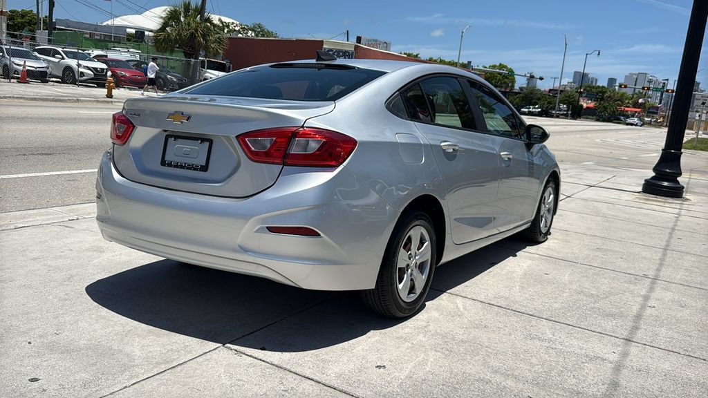 Used 2018 Chevrolet Cruze LS FWD image 14