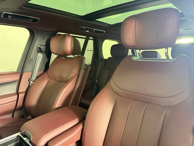 Used 2025 Land Rover Range Rover Autobiography AWD/4WD image 6