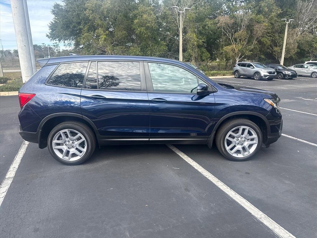 Used 2025 Honda Passport EX-L image 4