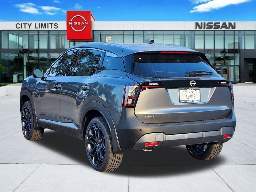 New 2027 Nissan Kicks SR FWD image 3