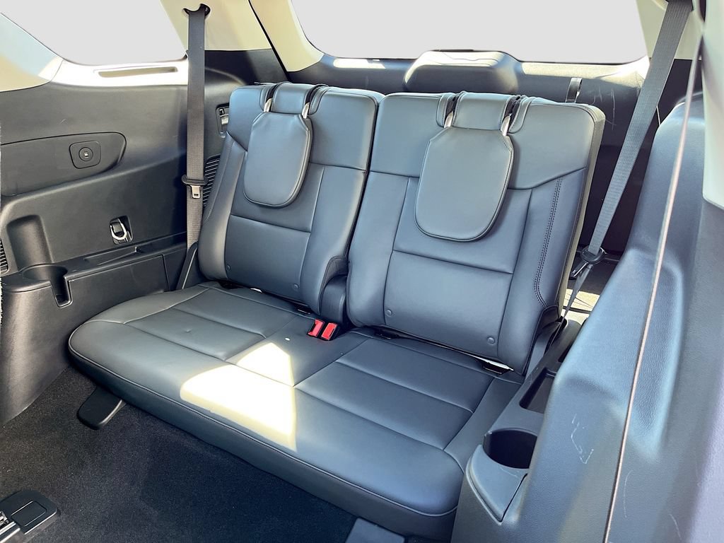 Used 2025 Ford Explorer Active w/ Active Comfort Package AWD/4WD image 28