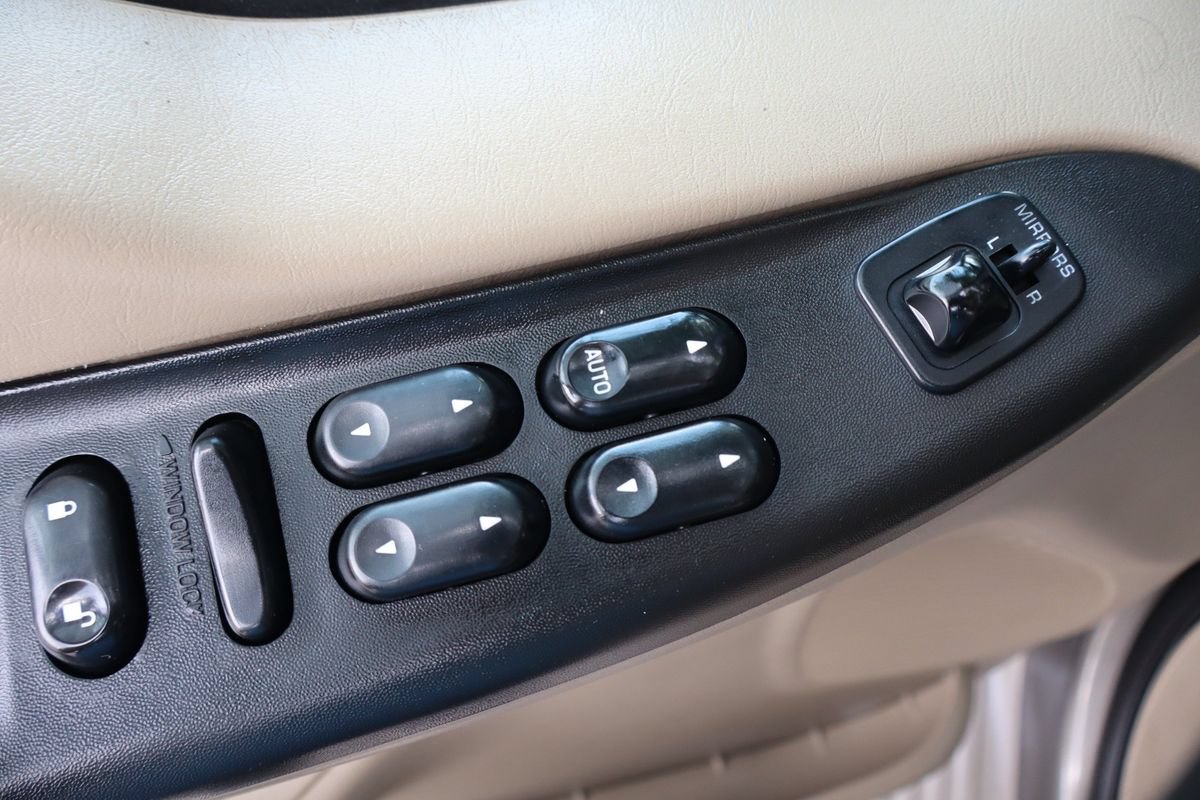 Used 2005 Ford Excursion Limited AWD/4WD image 29