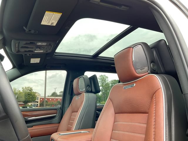 Used 2023 GMC Yukon Denali Ultimate AWD/4WD image 24
