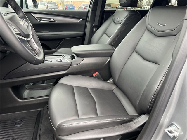 Certified 2025 Cadillac XT5 Luxury w/ LPO, Floor Liner Package image 13