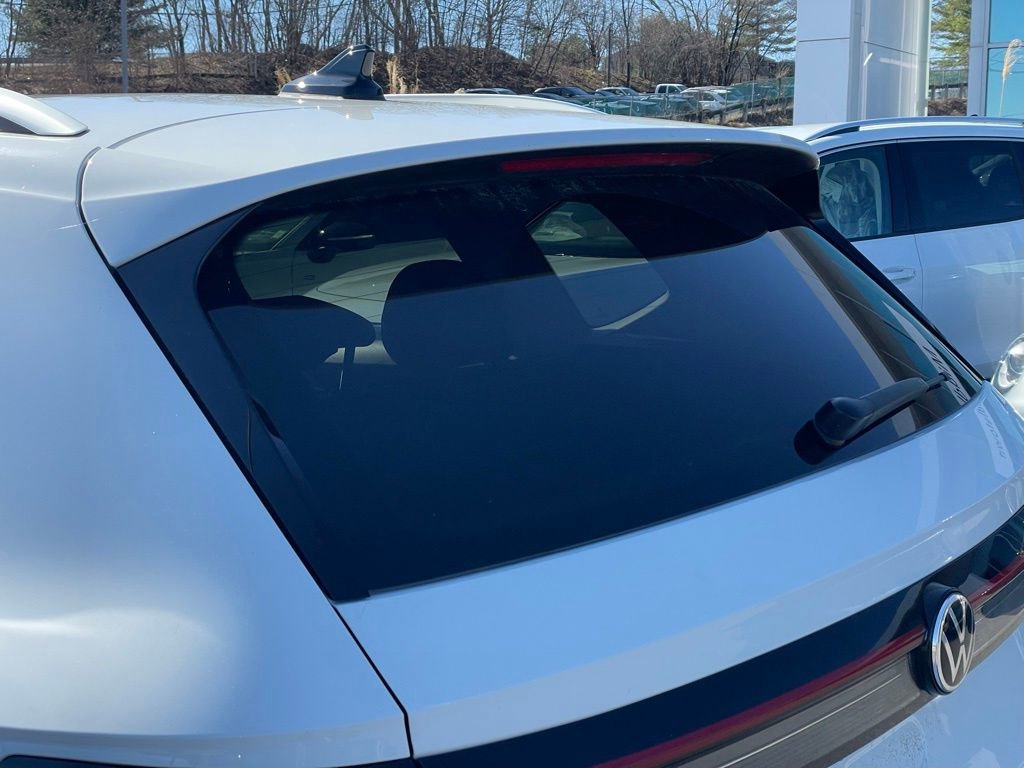 Certified 2025 Volkswagen Taos SE w/ Panoramic Sunroof Package image 22