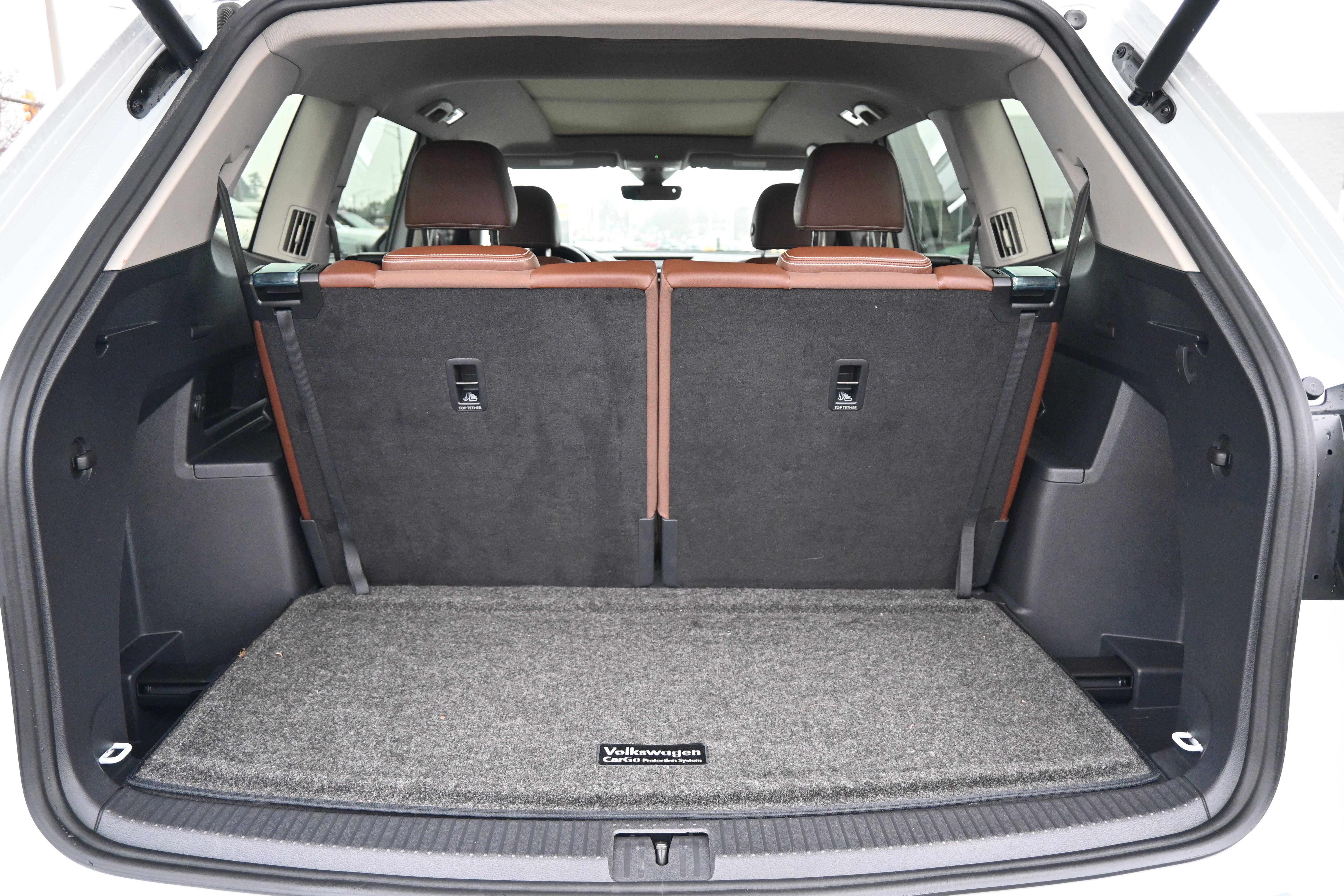 Used 2023 Volkswagen Atlas SEL R-Line image 34