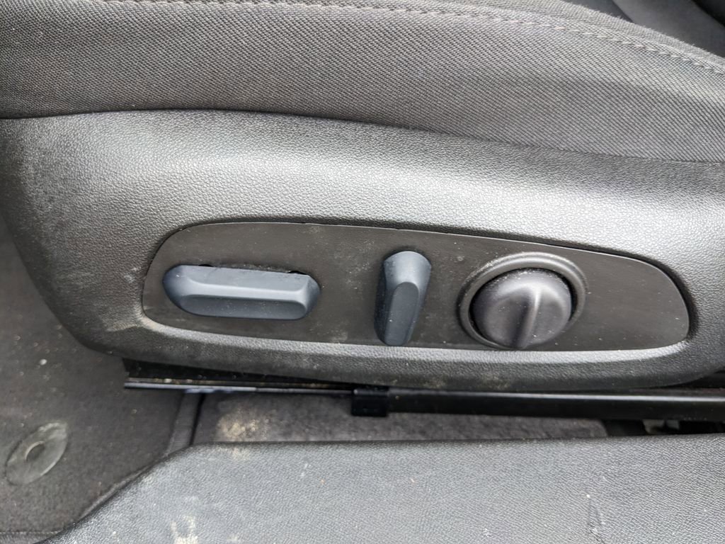 Used 2025 Chevrolet Malibu LT image 46