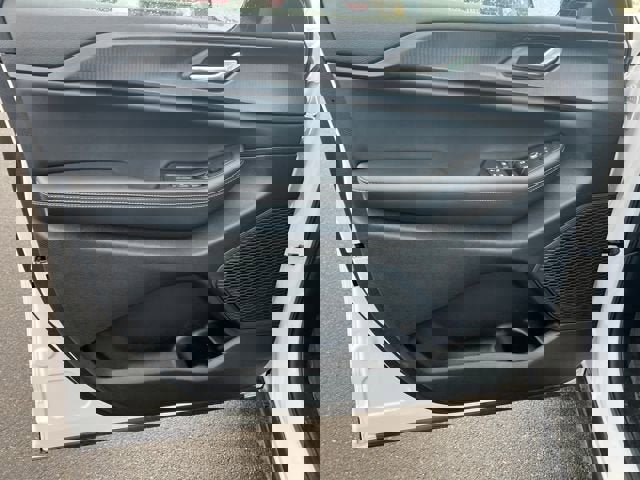 New 2025 Jeep Grand Cherokee L Laredo image 11