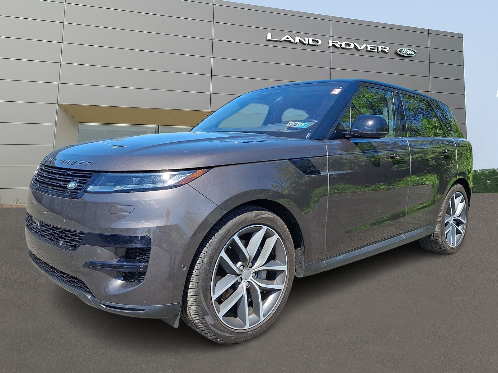Used 2023 Land Rover Range Rover Sport SE AWD/4WD image 1