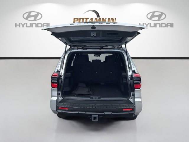 Used 2025 Toyota 4Runner SR5 AWD/4WD image 26