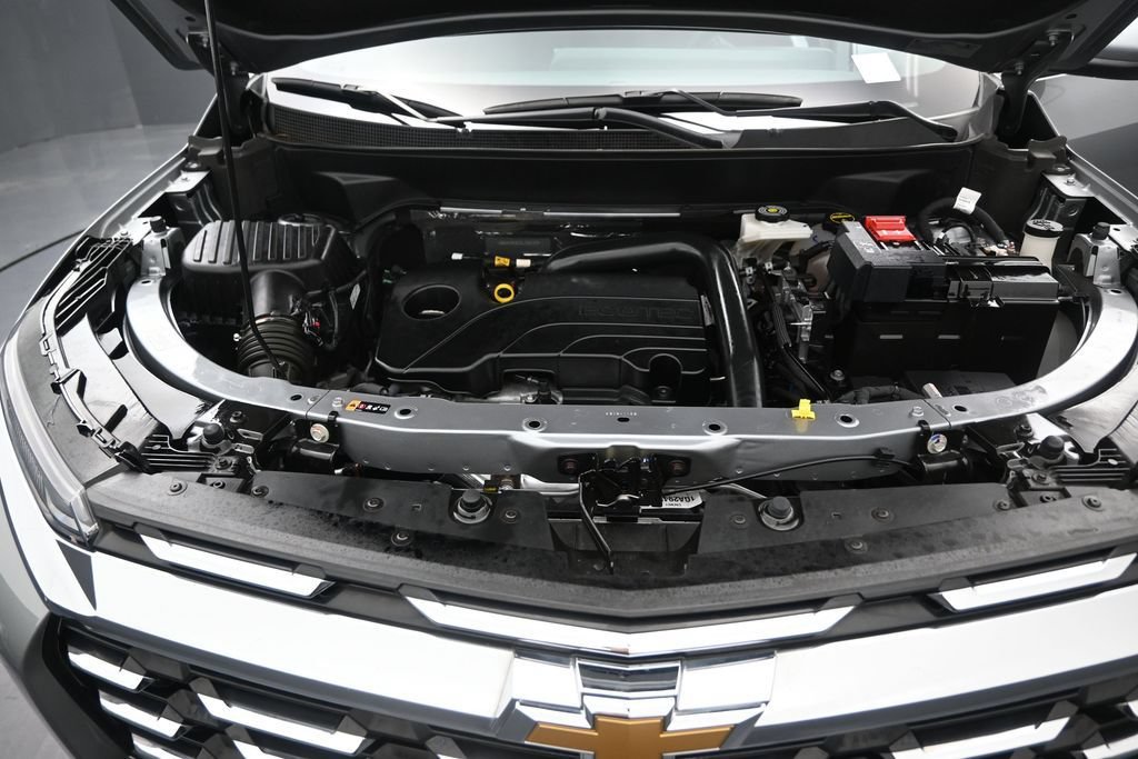 Used 2025 Chevrolet Equinox LT FWD image 16