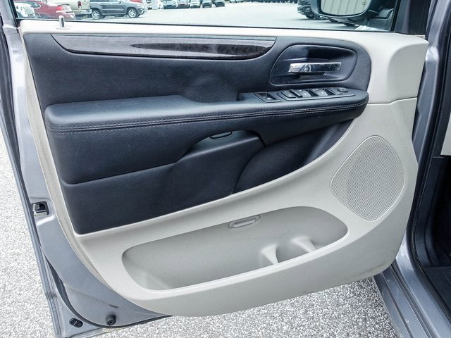 Used 2016 Dodge Grand Caravan SE w/ Quick Order Package 29E SE image 25