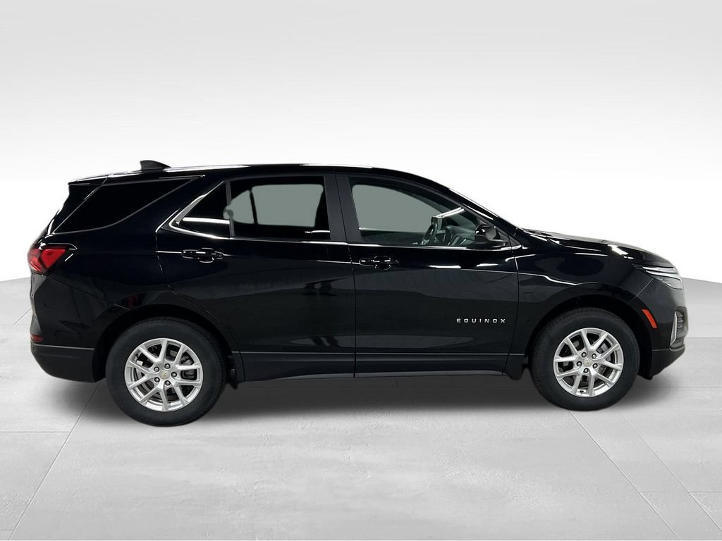 Used 2024 Chevrolet Equinox LT w/ LPO, Floor Liner Package AWD/4WD image 2