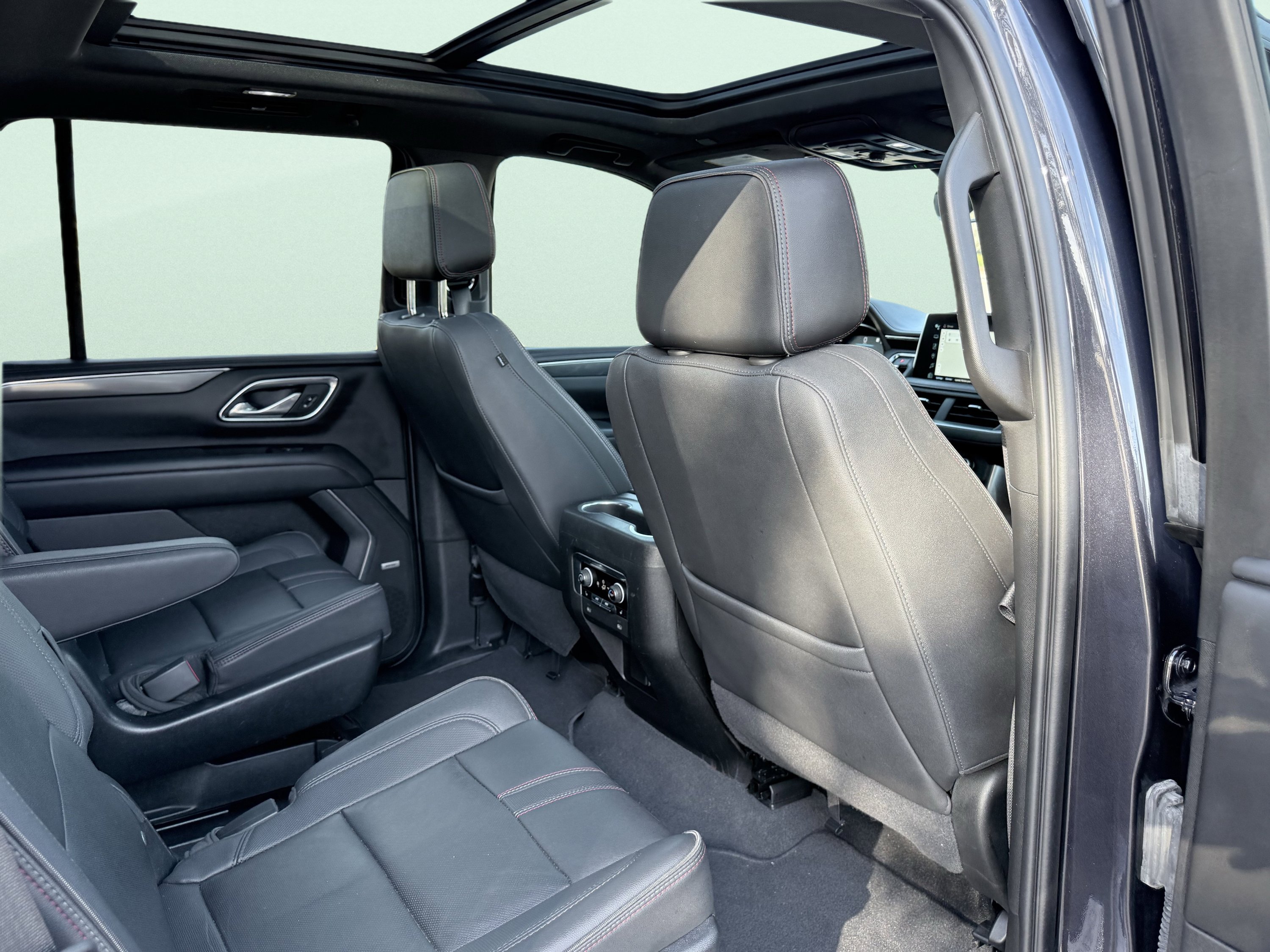 Used 2023 Chevrolet Tahoe RST w/ Luxury Package RWD image 42