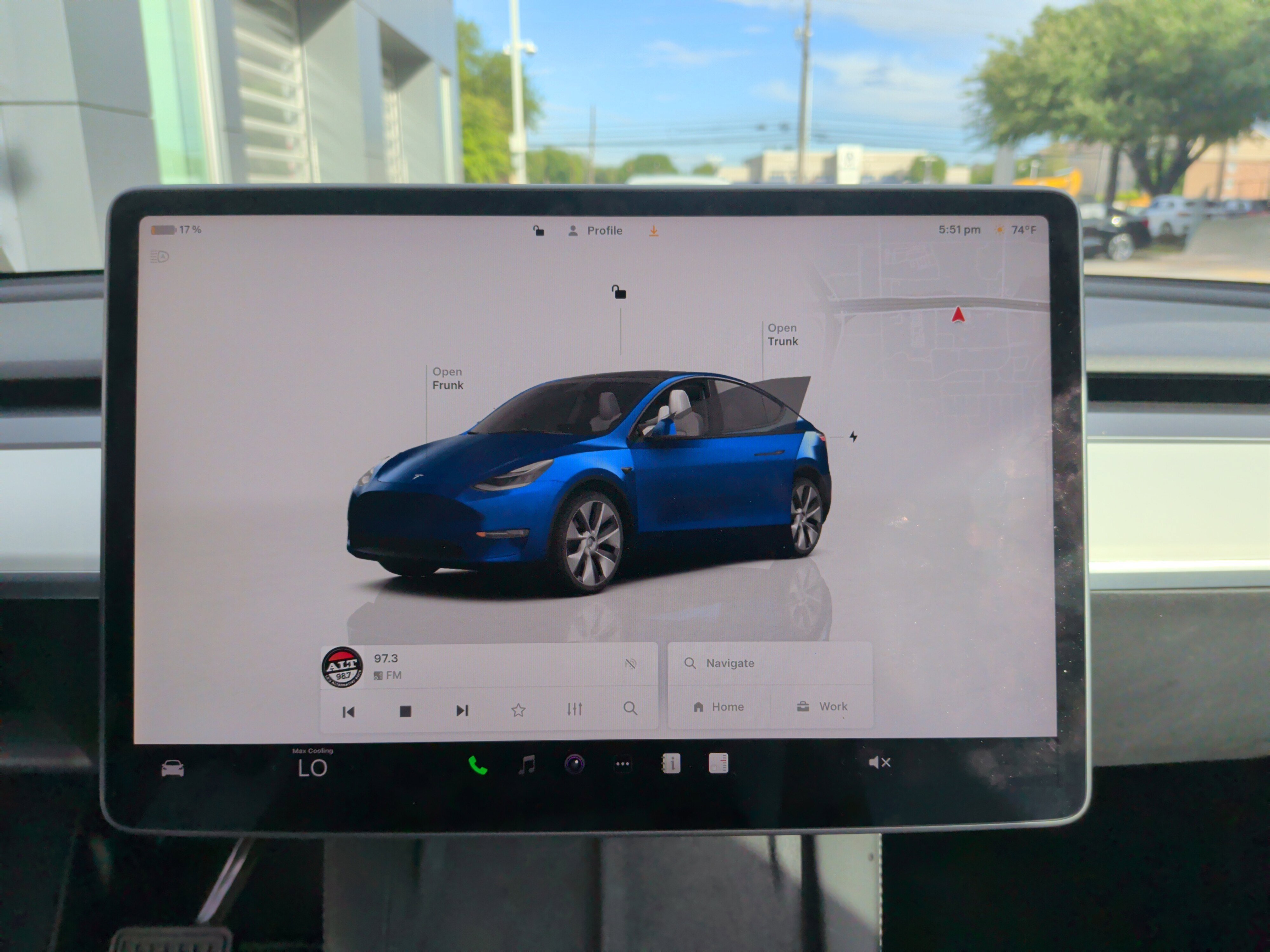 Used 2022 Tesla Model Y Long Range image 16