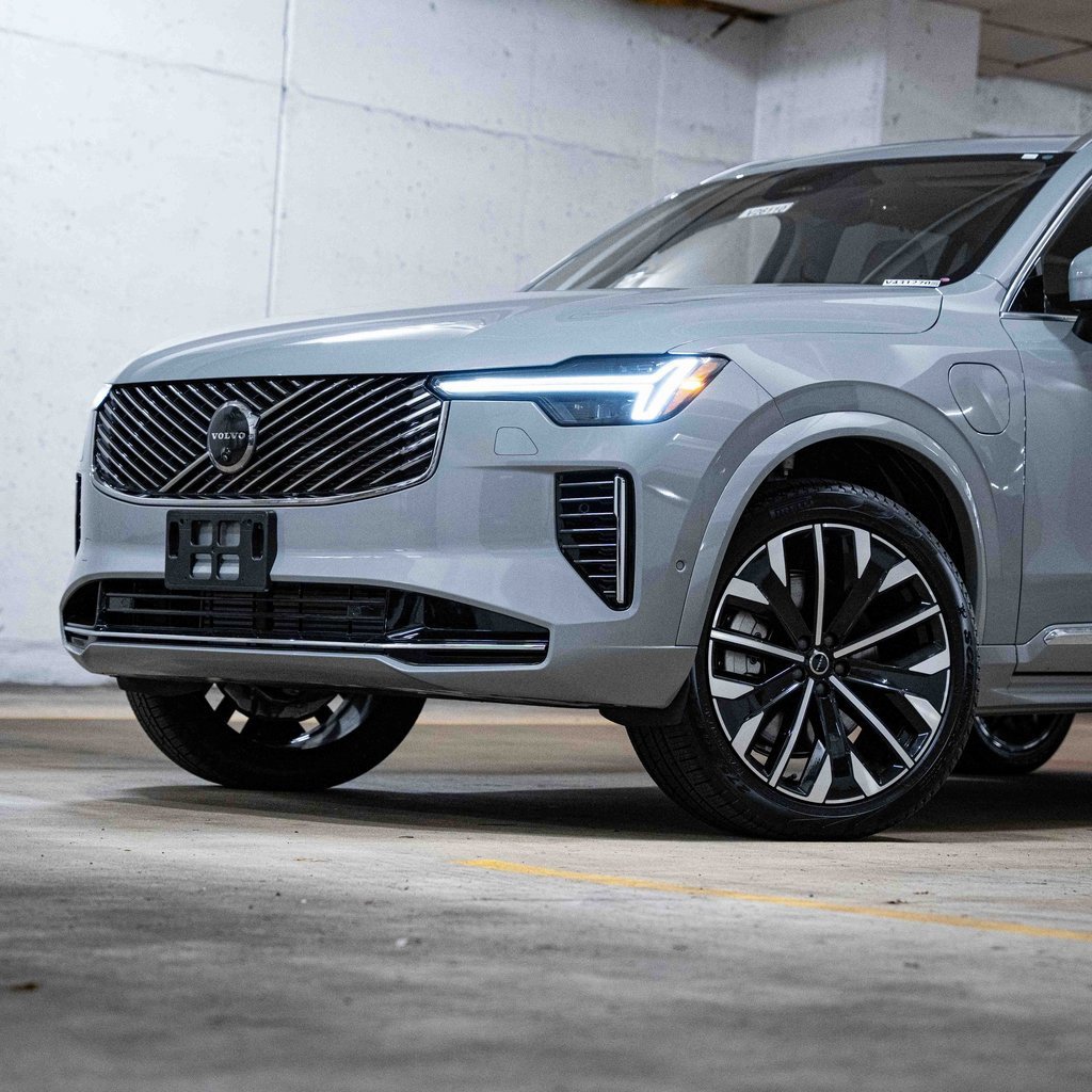 New 2026 Volvo XC90 T8 Ultra image 2