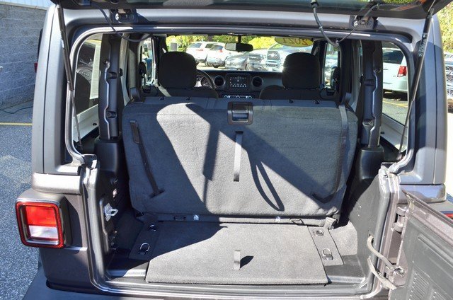 Used 2021 Jeep Wrangler Sport image 32
