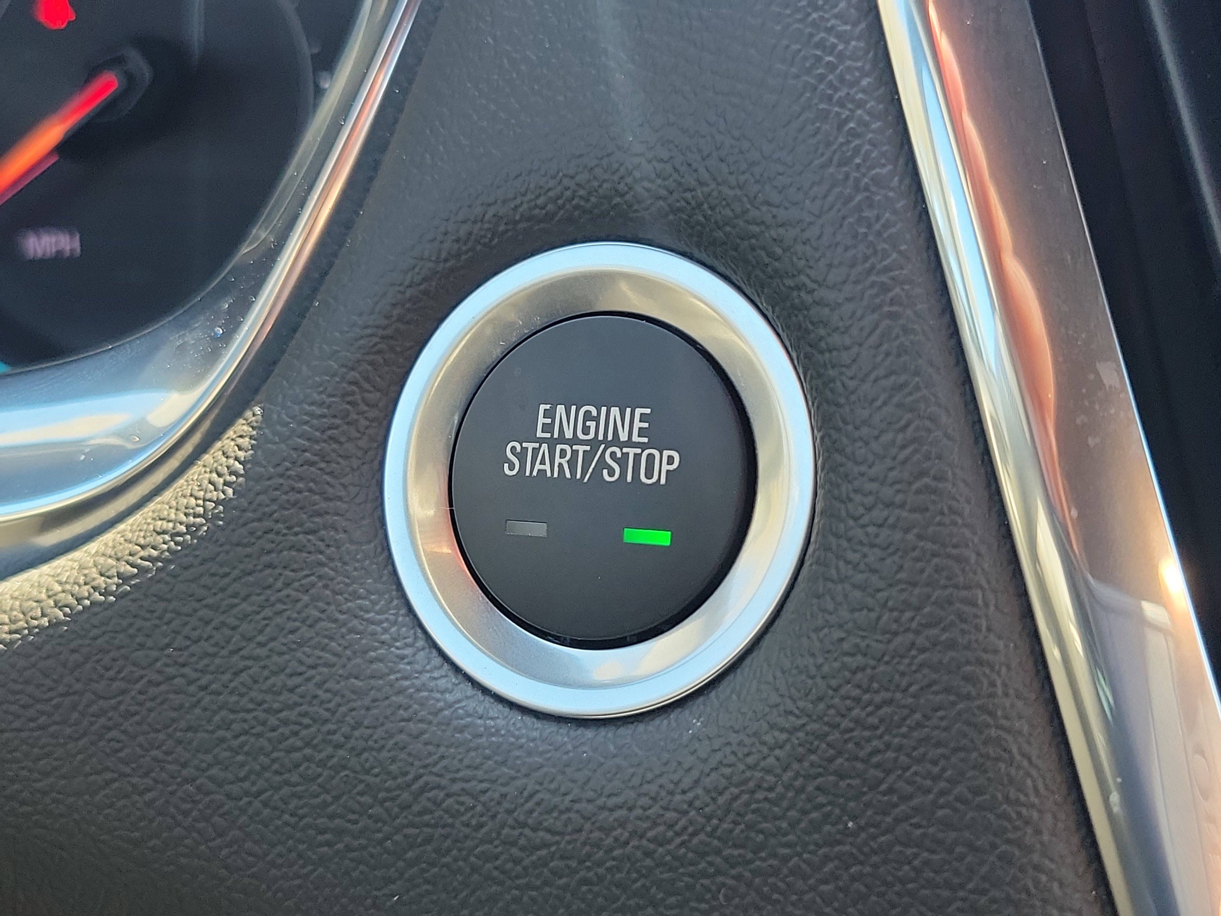 Used 2023 Chevrolet Traverse RS image 29