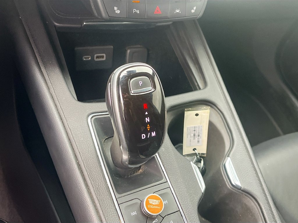 Used 2021 Cadillac XT4 Premium Luxury w/ Technology Package FWD image 16
