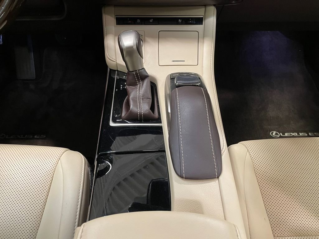 Used 2017 Lexus ES 350 image 11