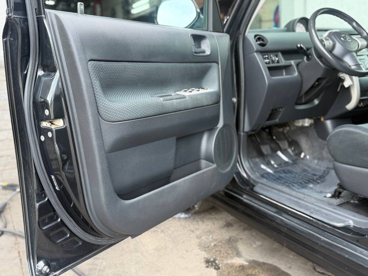 Used 2006 Scion xB FWD image 5