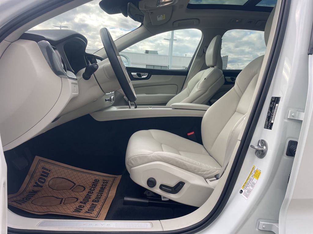 Certified 2023 Volvo XC60 B5 Plus w/ Climate Package image 21