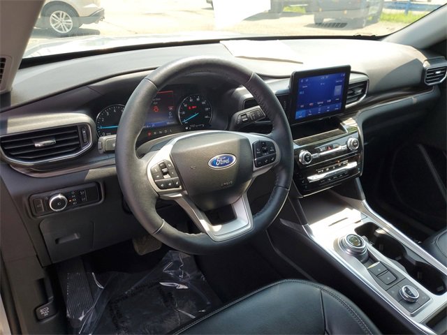 Used 2023 Ford Explorer Limited image 14