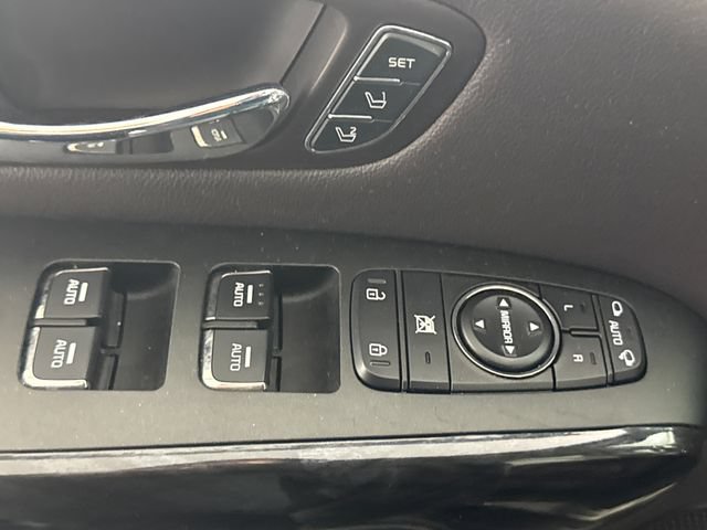 Used 2017 Kia Sedona SX Limited FWD image 29