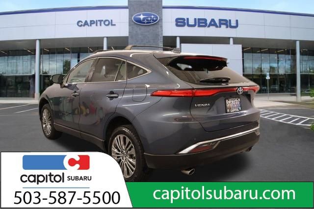 Used 2024 Toyota Venza XLE image 5