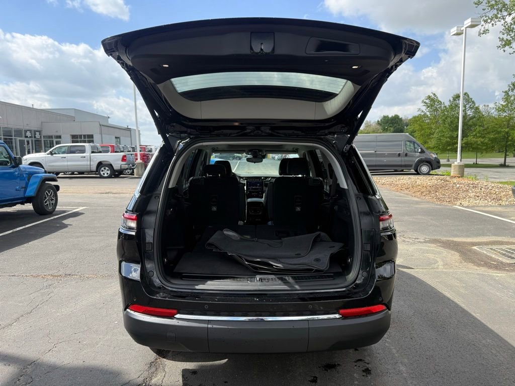 Used 2023 Jeep Grand Cherokee L Limited AWD/4WD image 42