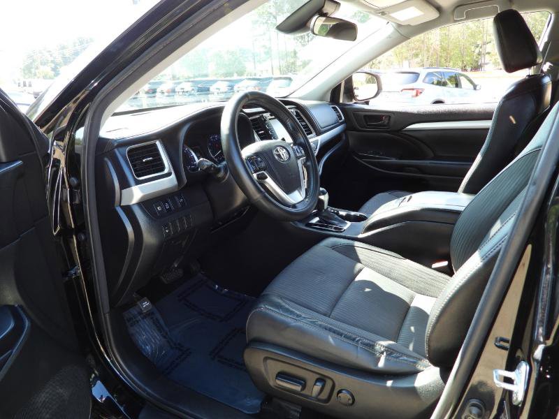 Used 2017 Toyota Highlander Plus image 46