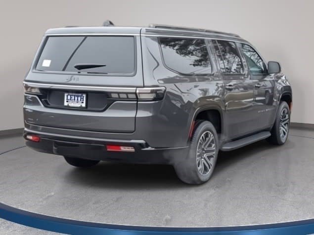 New 2026 Jeep Grand Wagoneer L 4WD w/ Premium Group I image 5