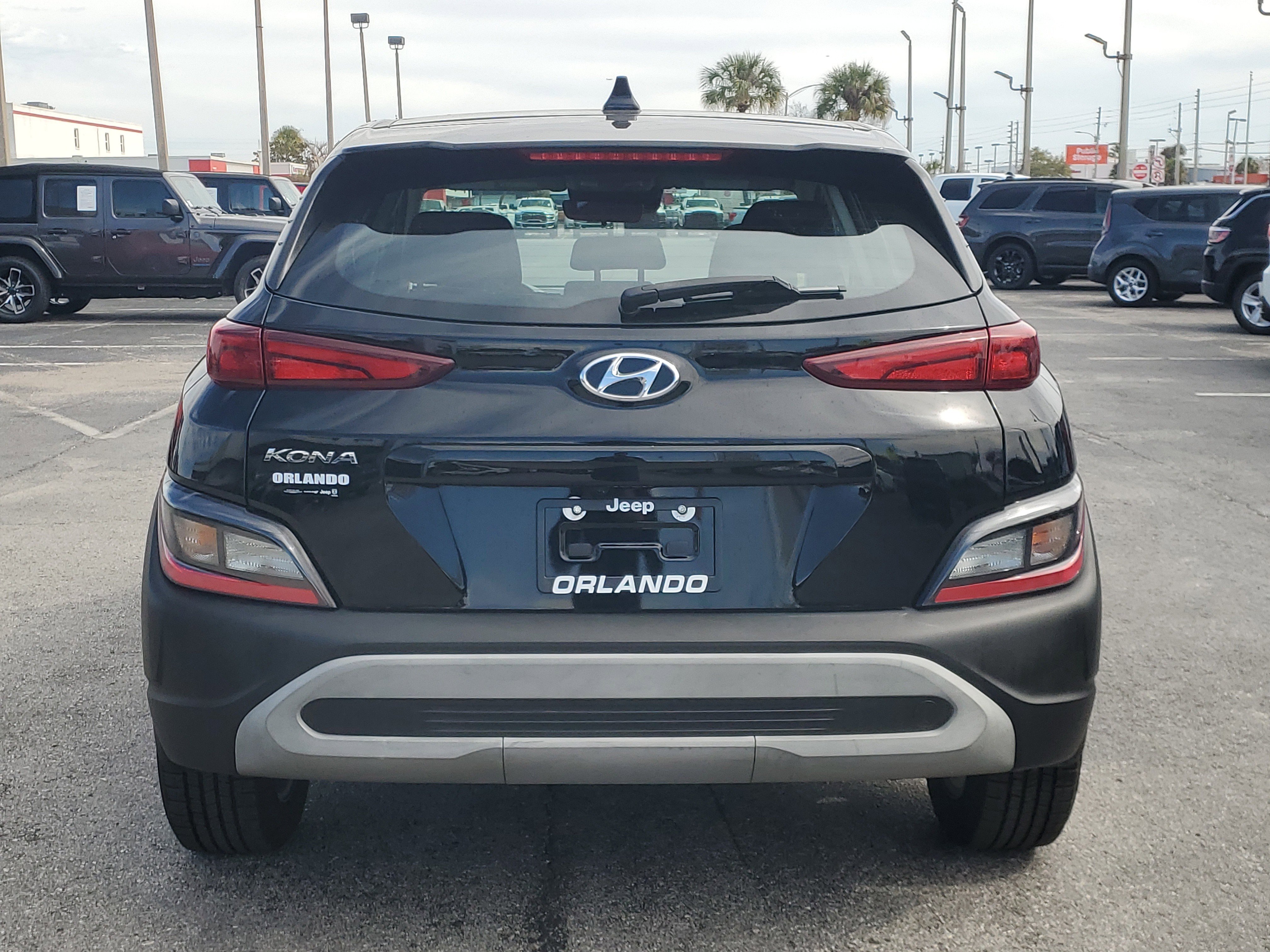 Used 2023 Hyundai Kona SE image 6