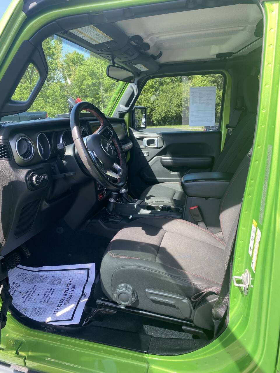 Used 2019 Jeep Wrangler Unlimited Rubicon w/ Cold Weather Group AWD/4WD image 8