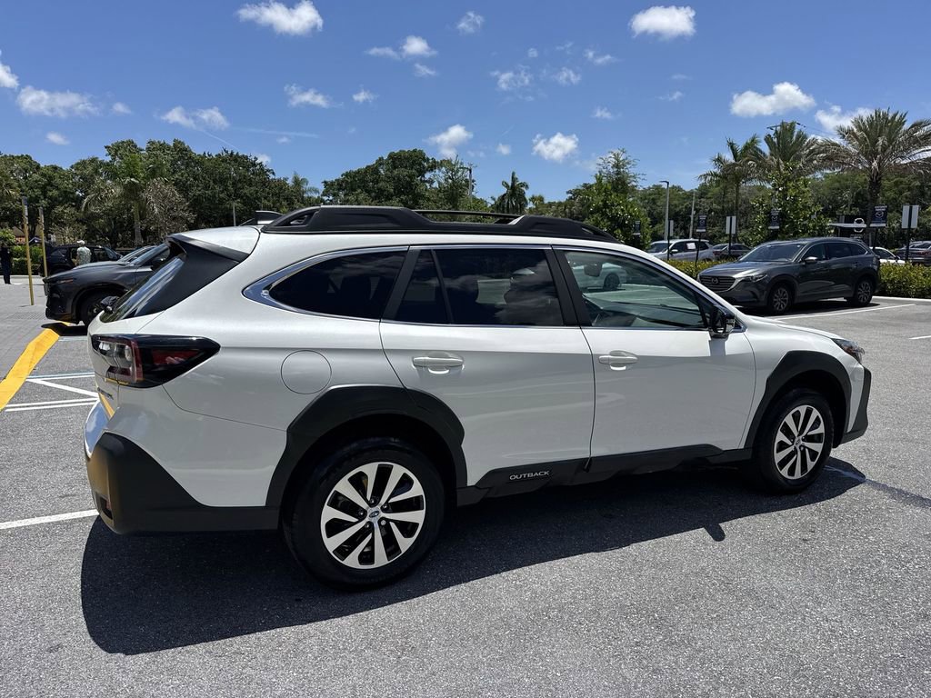 Used 2024 Subaru Outback Premium AWD/4WD image 4