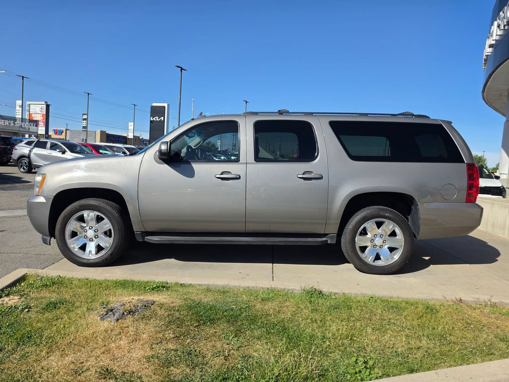 Used 2009 Chevrolet Suburban LT AWD/4WD image 8