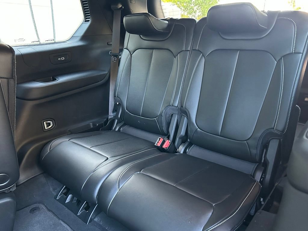 Used 2024 Jeep Grand Cherokee L Limited w/ Black Appearance Package RWD image 44