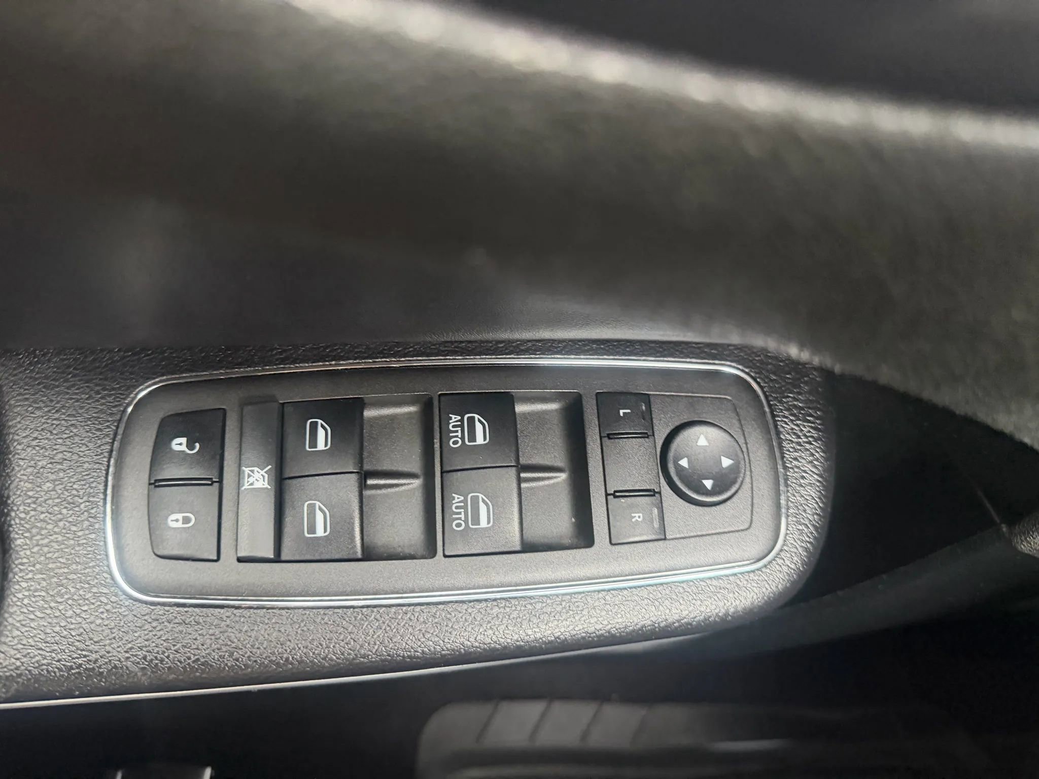 Used 2022 Dodge Charger SXT w/ Leather Interior Group RWD image 23