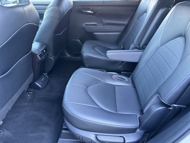 Certified 2020 Toyota Highlander XLE image 8