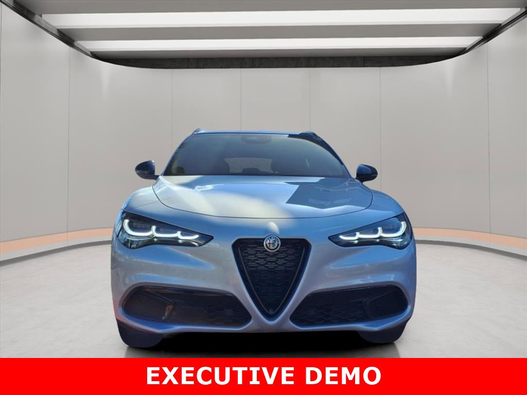 New 2025 Alfa Romeo Stelvio Sprint image 2