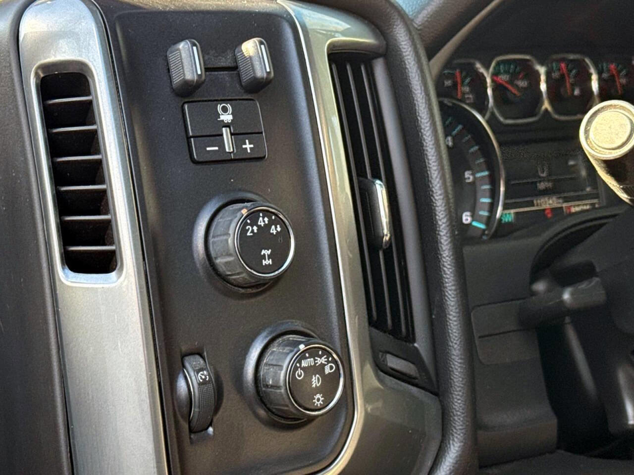 Used 2016 Chevrolet Silverado 2500 LT w/ LT Convenience Package image 17