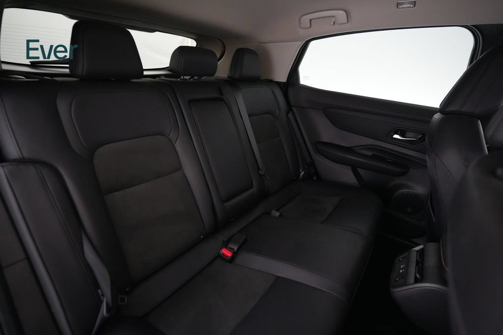 Used 2025 Nissan Ariya AWD image 5