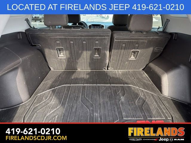 Used 2024 GMC Terrain SLE w/ LPO, Floor Liner Package image 33
