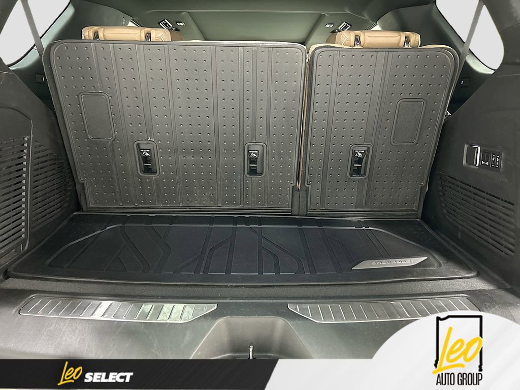 Used 2022 Chevrolet Tahoe Premier w/ Premium Package image 28