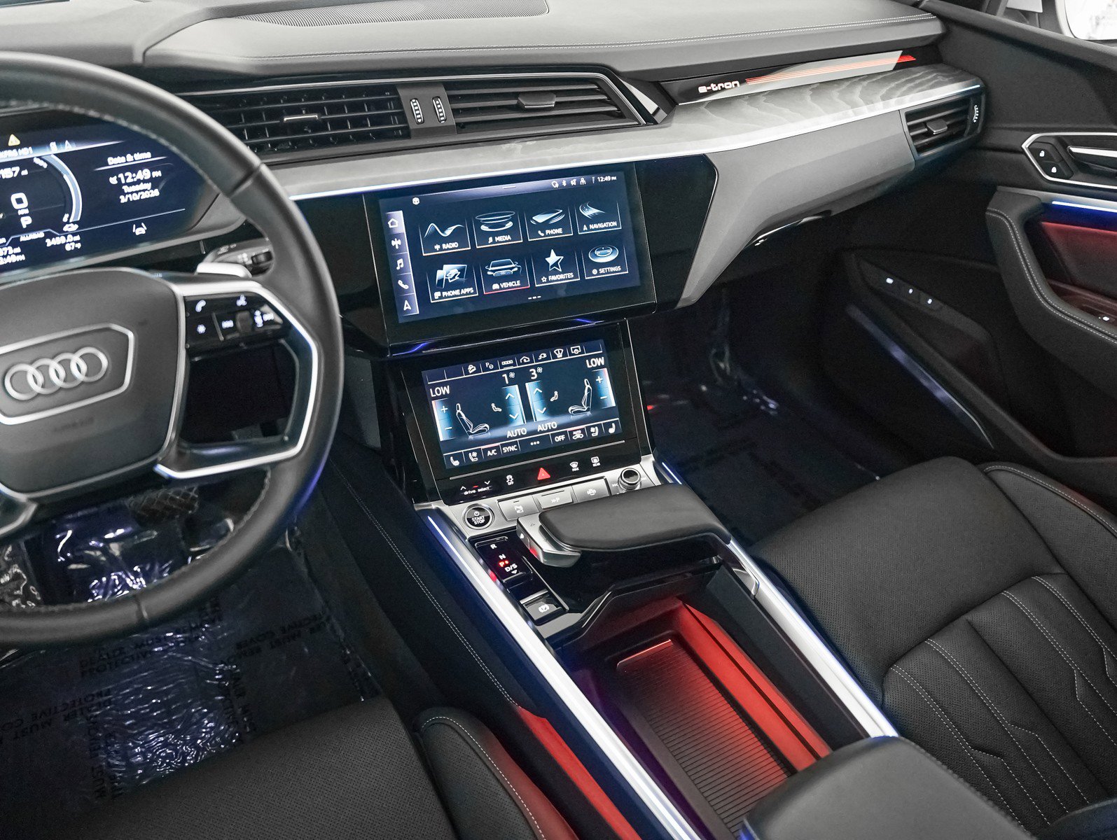 Used 2024 Audi Q8 e-tron Prestige w/ Prestige Package image 17