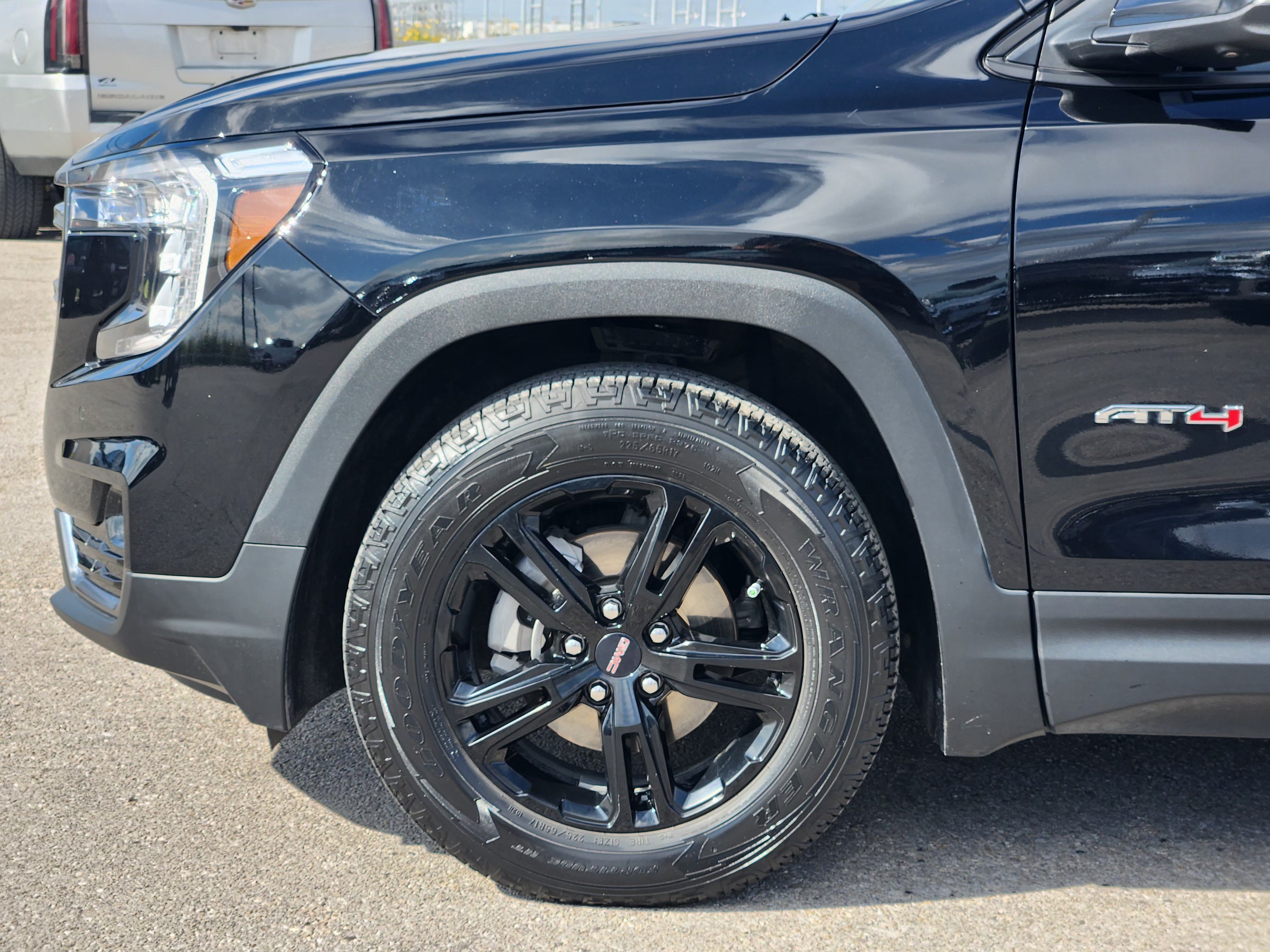 Used 2023 GMC Terrain AT4 w/ Tech Package AWD/4WD image 9
