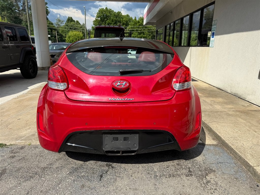 Used 2013 Hyundai Veloster w/ Tech Pkg FWD image 10