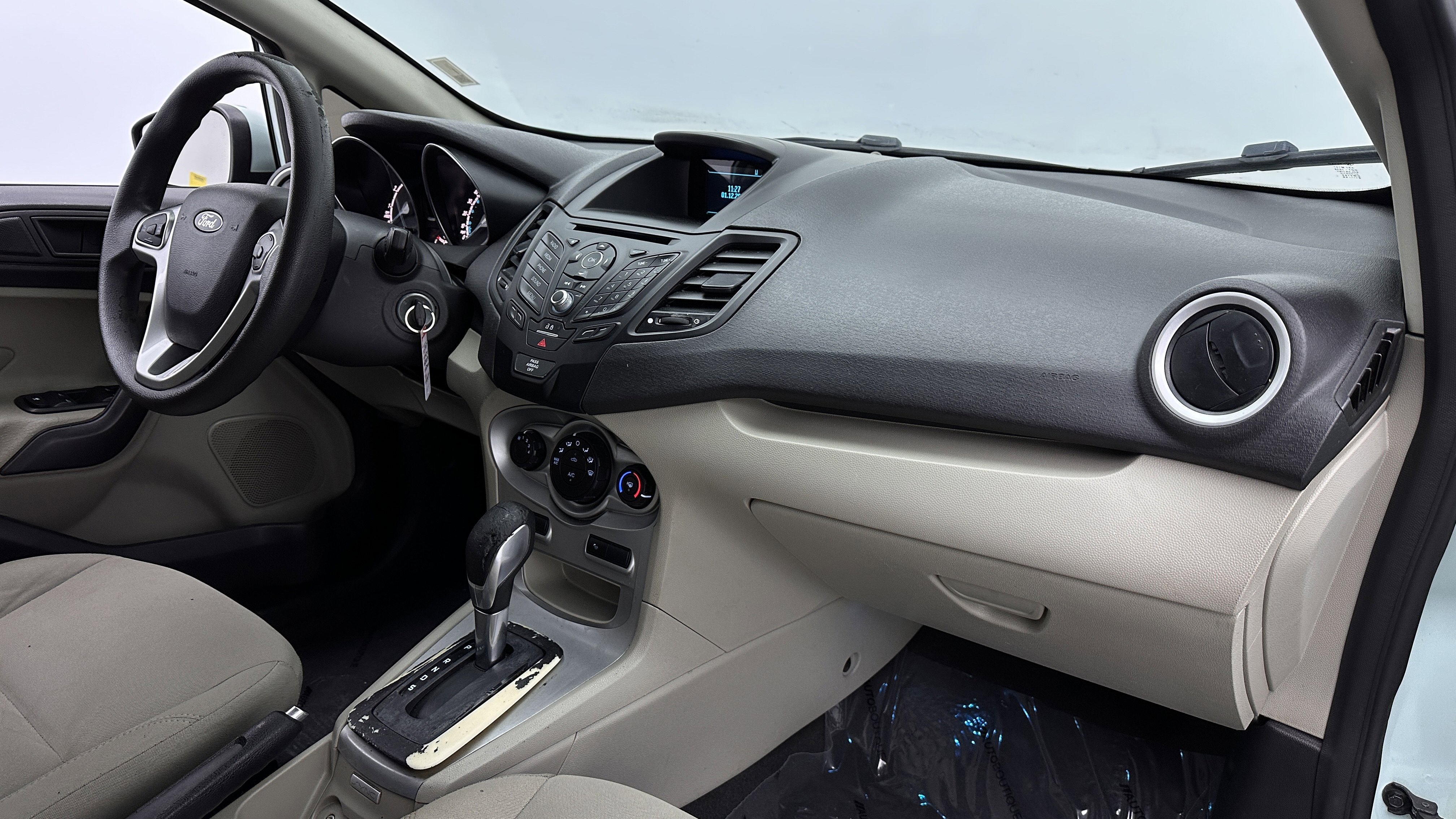 Used 2017 Ford Fiesta SE image 31