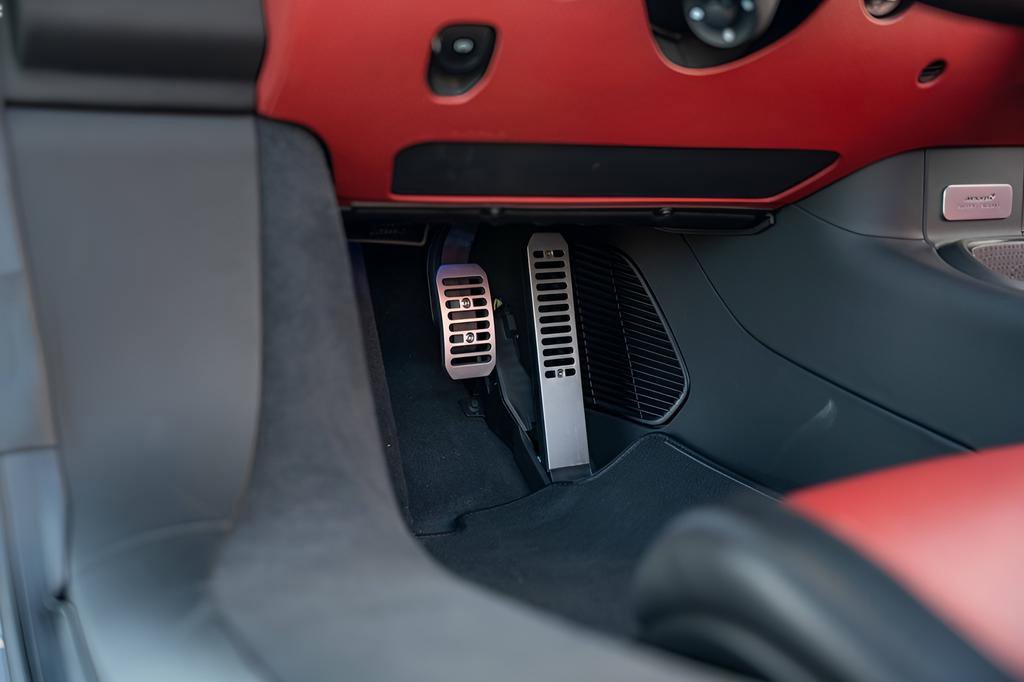Used 2025 McLaren Artura Spider RWD image 55