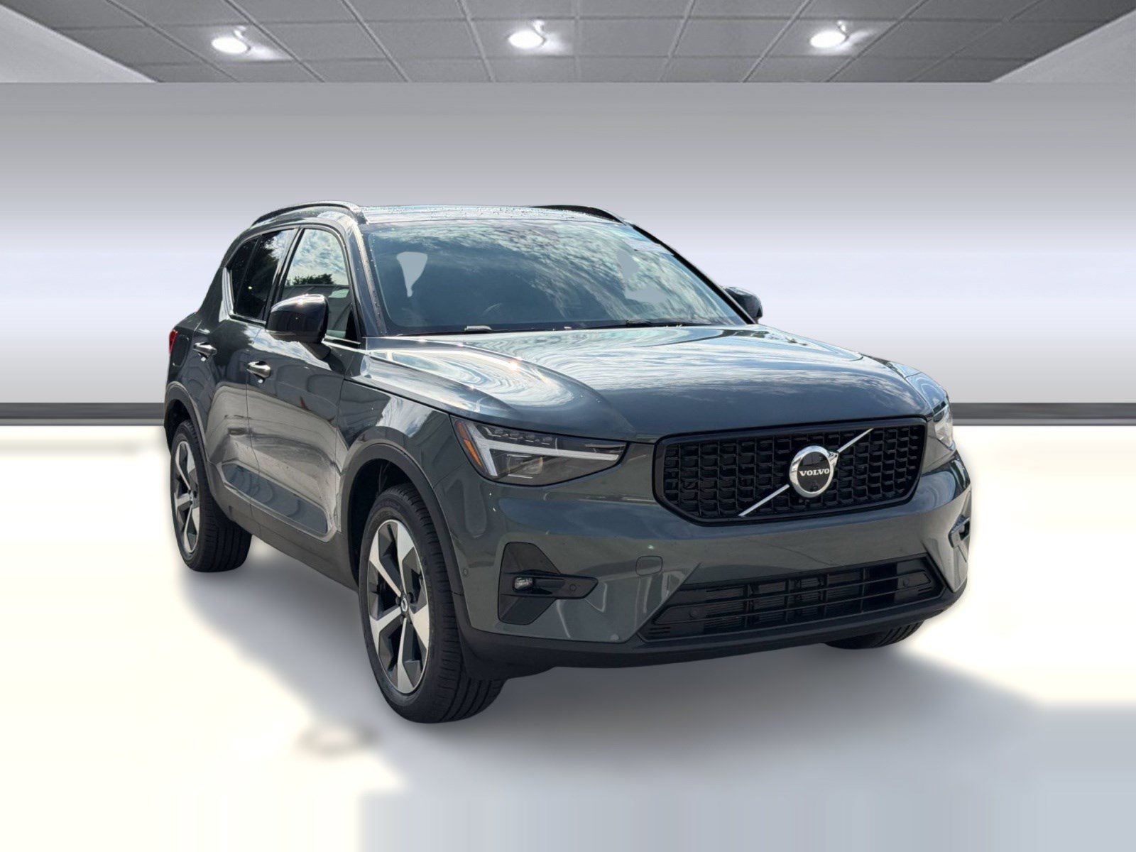 New 2026 Volvo XC40 B4 Plus w/ Protection Package Premier FWD image 7